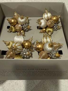 Kim Seybert Set of 4 Ornament Napkin Rings in Gold and Silver